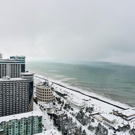 Orbi City Apartments On The Beach Batoemi Buitenkant foto