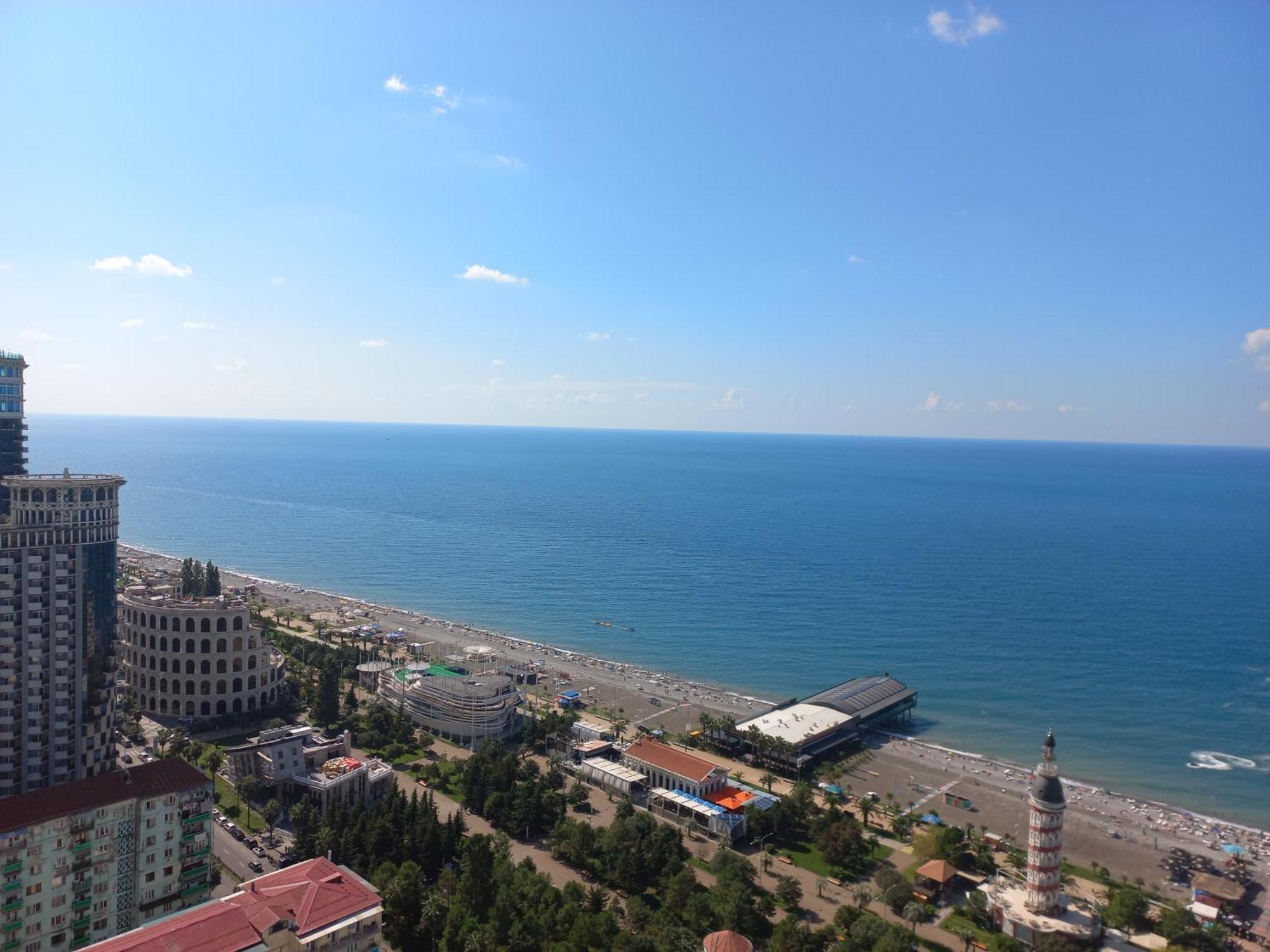 Orbi City Apartments On The Beach Batoemi Buitenkant foto