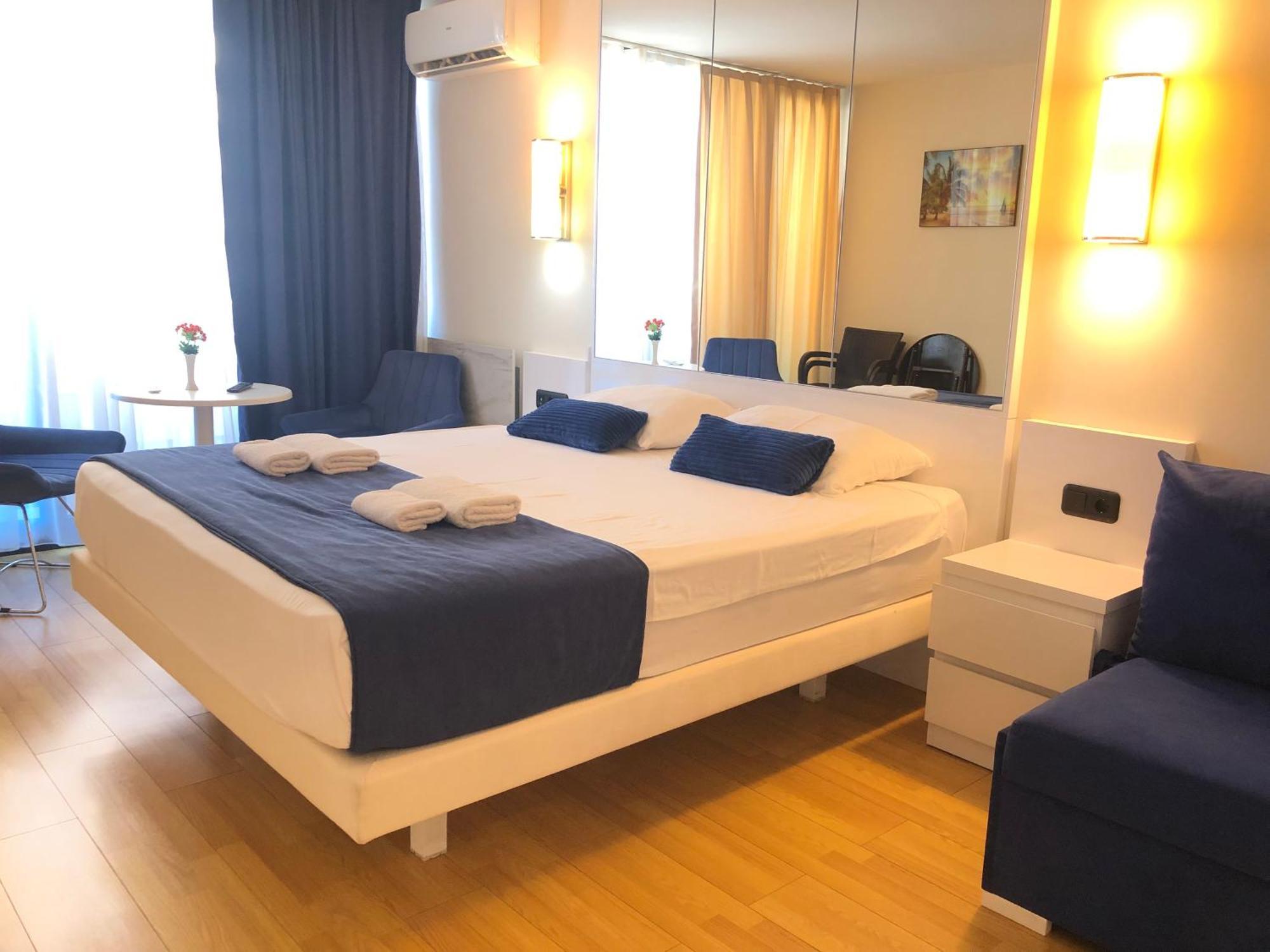 Orbi City Apartments On The Beach Batoemi Buitenkant foto