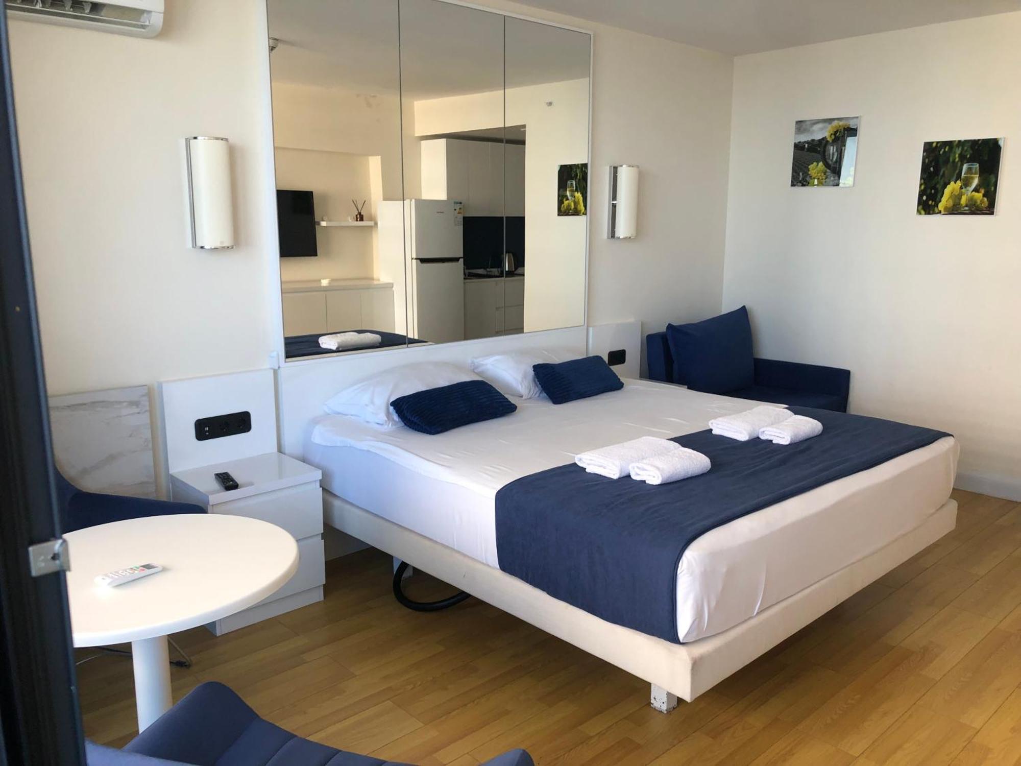 Orbi City Apartments On The Beach Batoemi Buitenkant foto