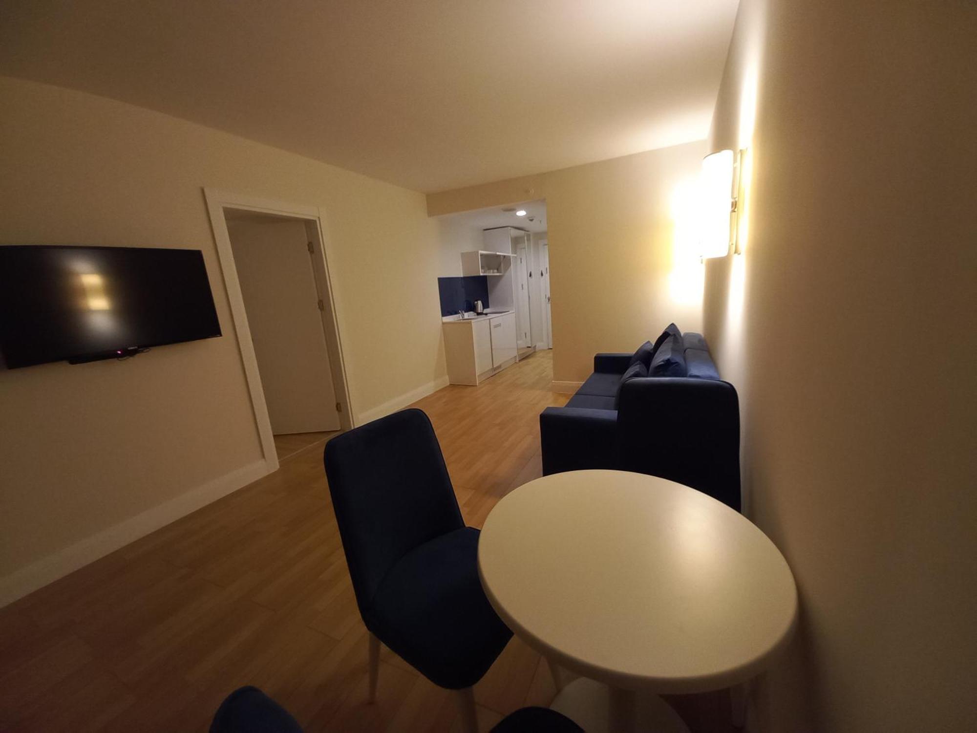 Orbi City Apartments On The Beach Batoemi Buitenkant foto